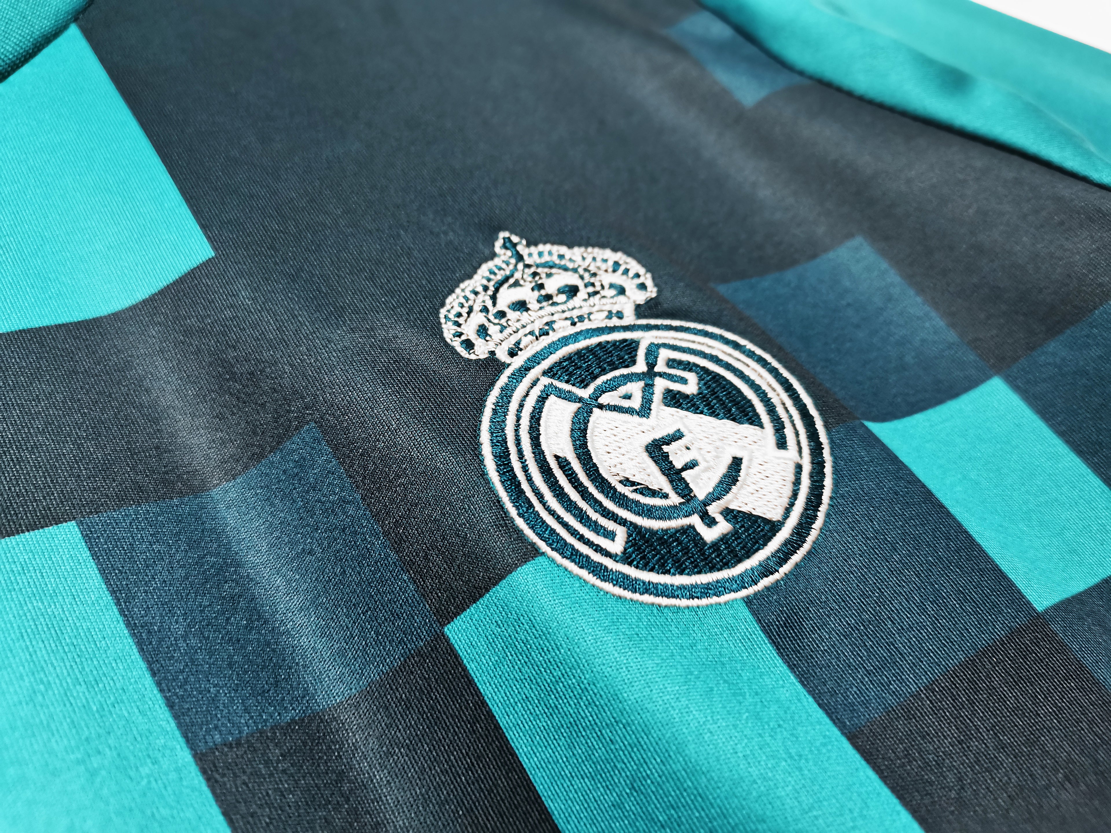 Real Madrid 17/18 Tercera equipacion
