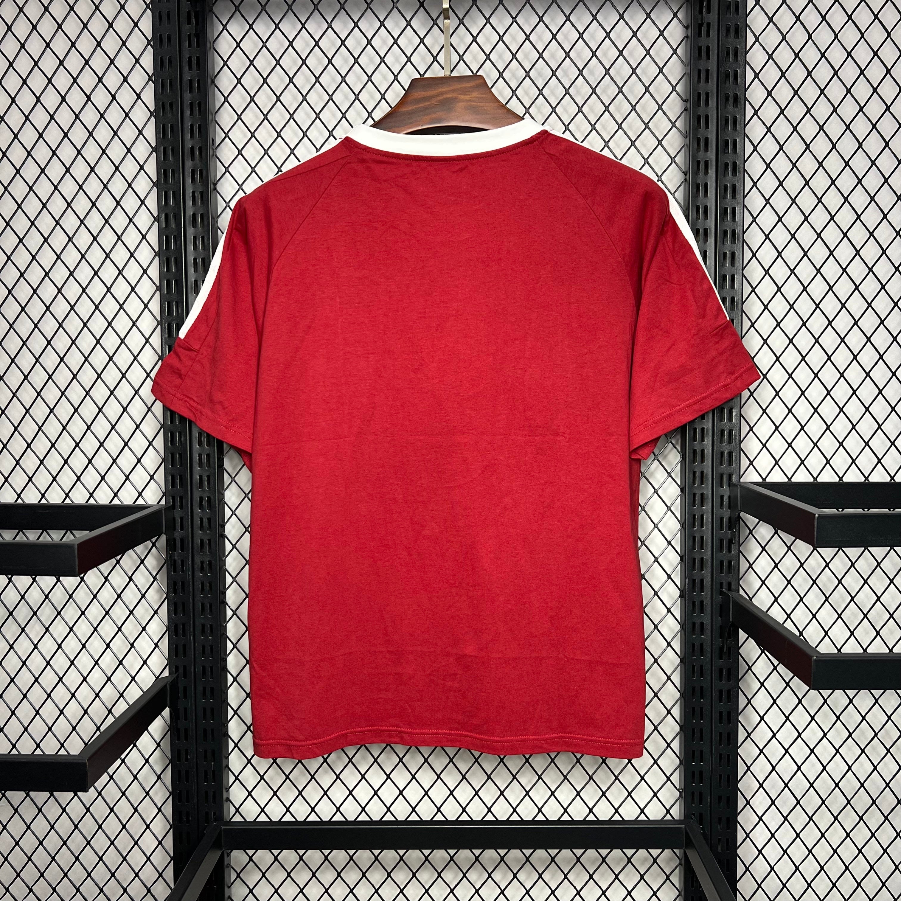 España 2024 Estilo retro roja