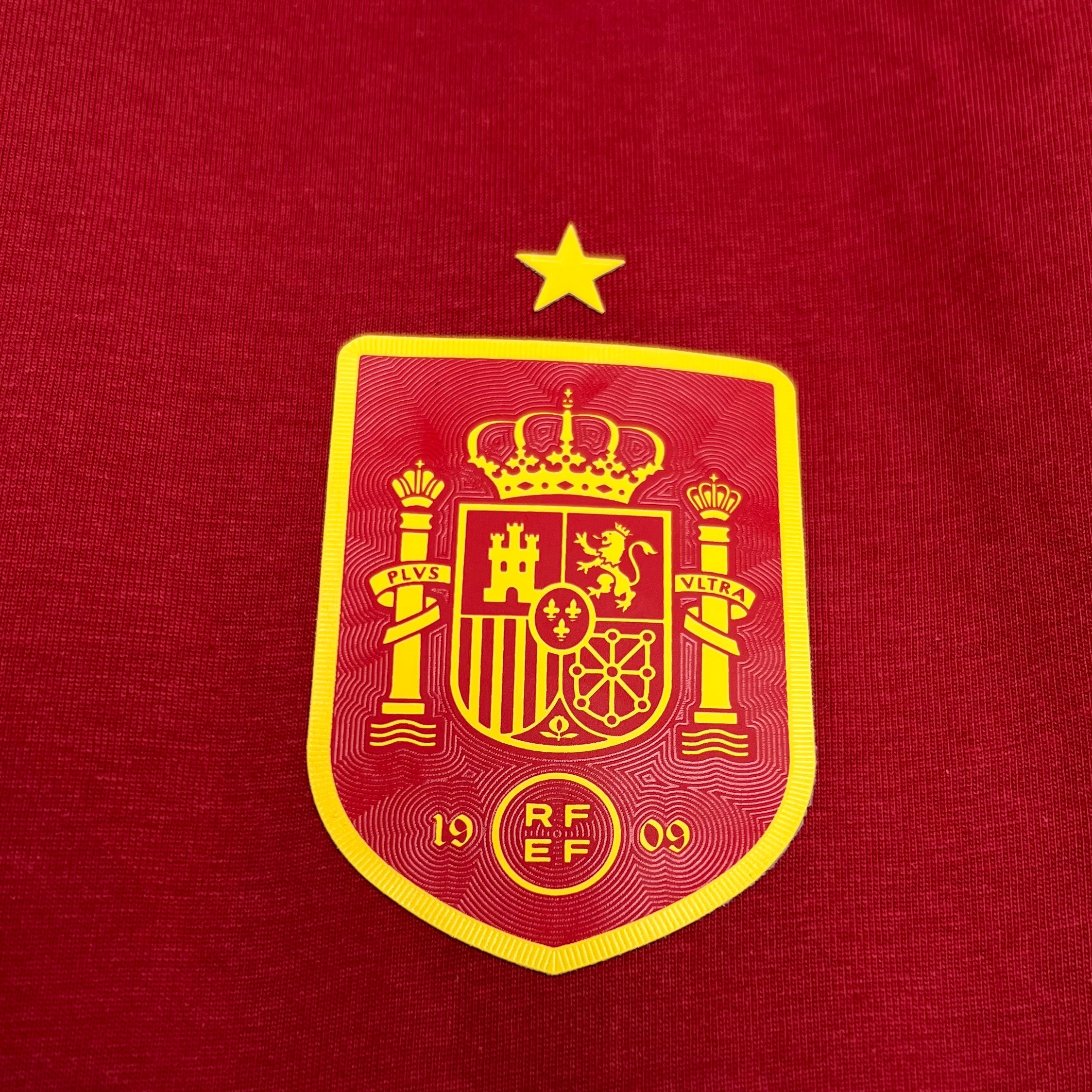 España 2024 Estilo retro roja