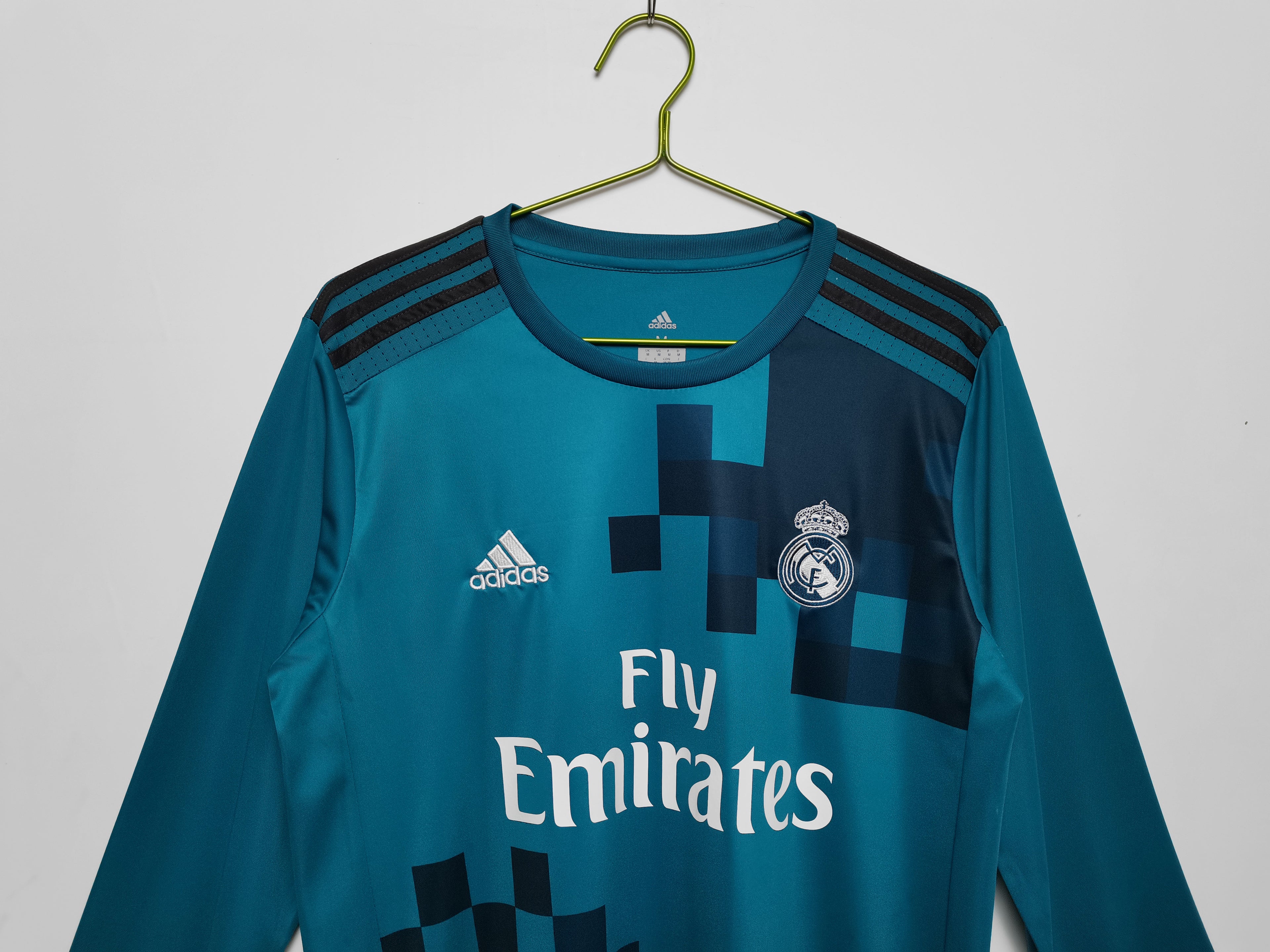 Real Madrid 17/18 Tercera equipacion