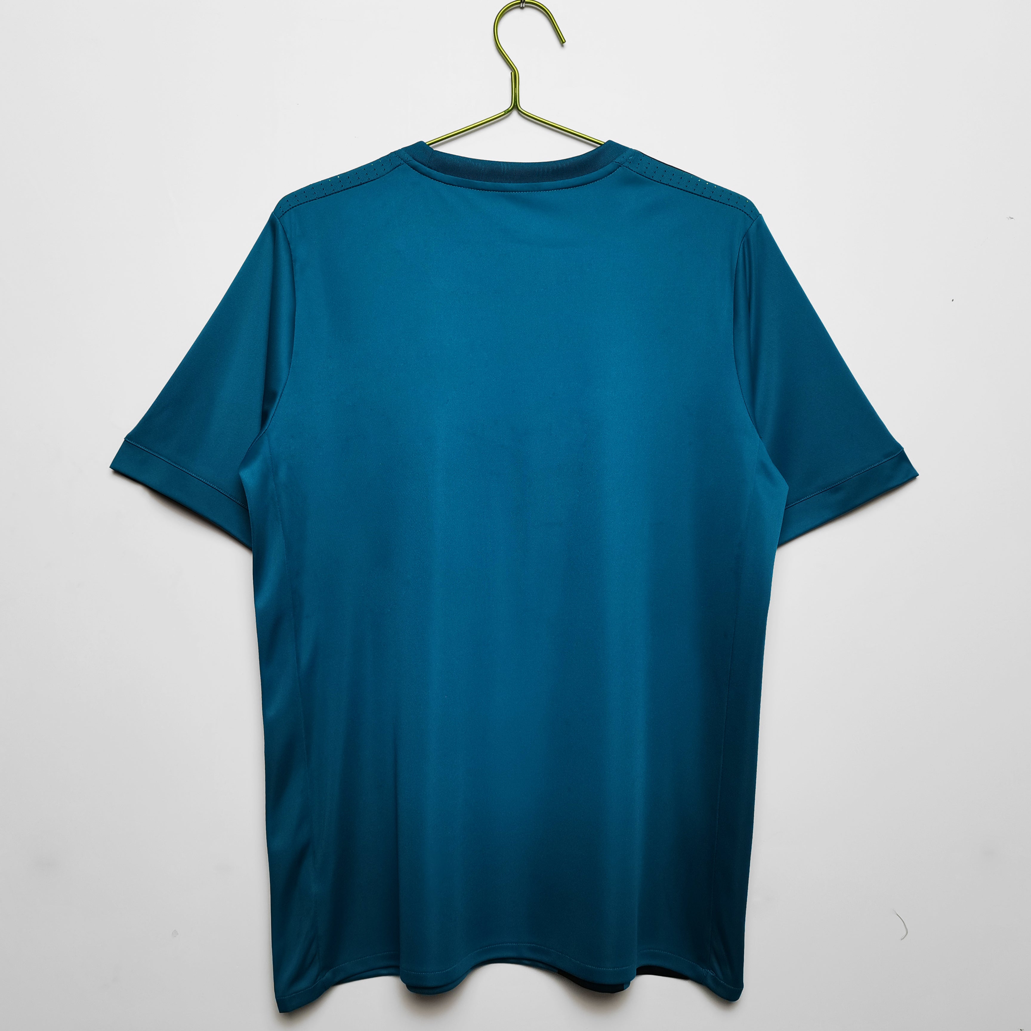 Real Madrid 17/18 Tercera equipacion