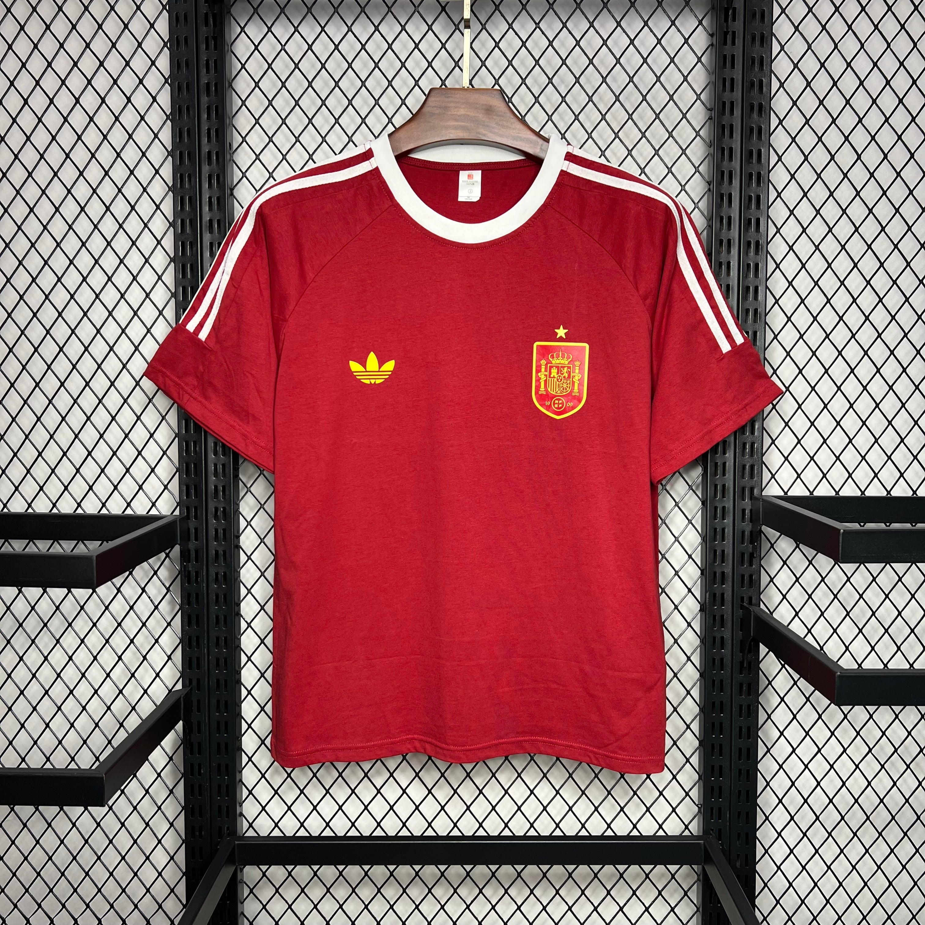 España 2024 Estilo retro roja