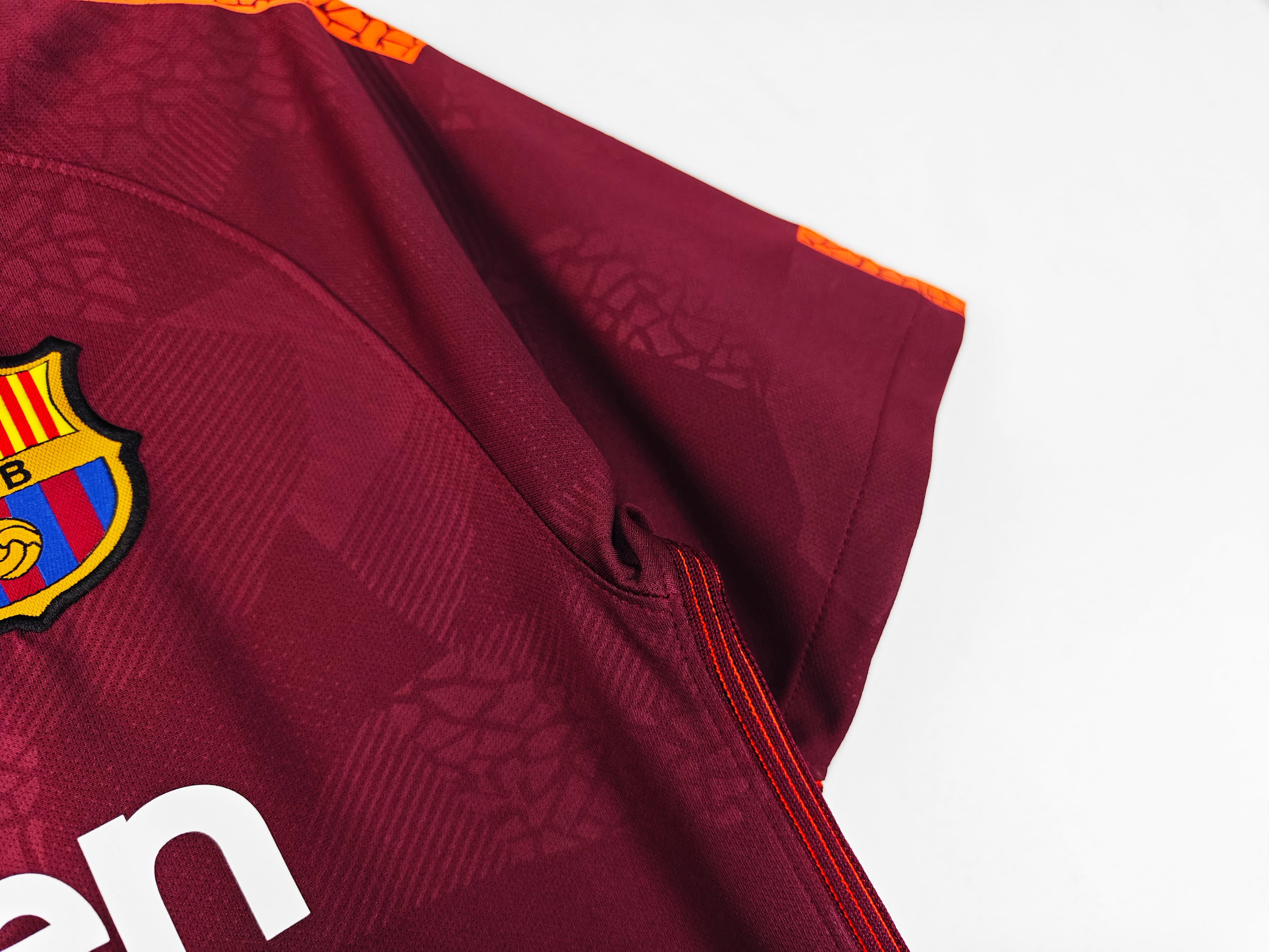 FC Barcelona 17/18 Tercera "Guinda"